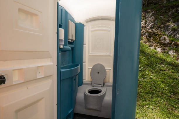 Best Luxury portable toilet rental  in Four Oaks, NC